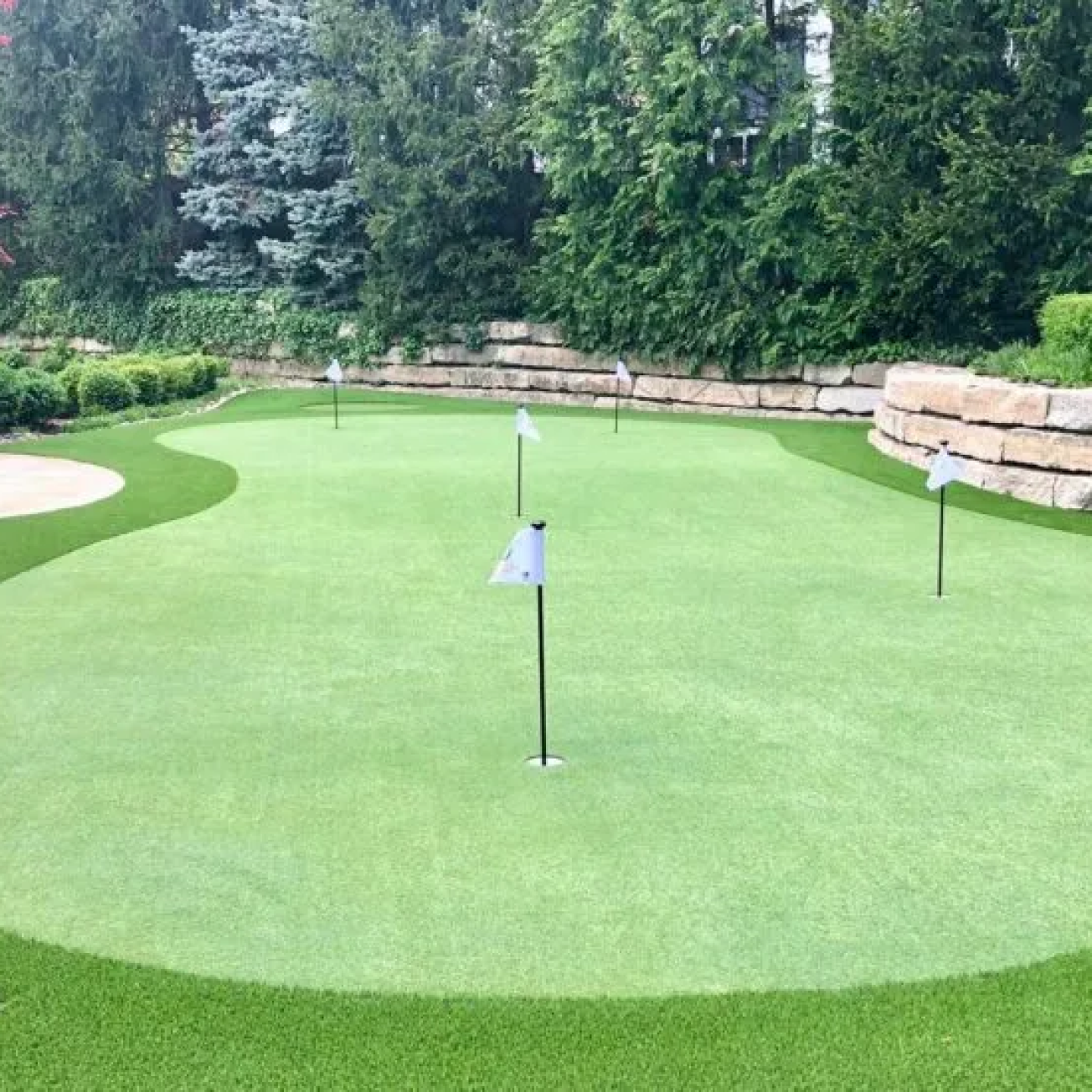 Artificial turf putting green